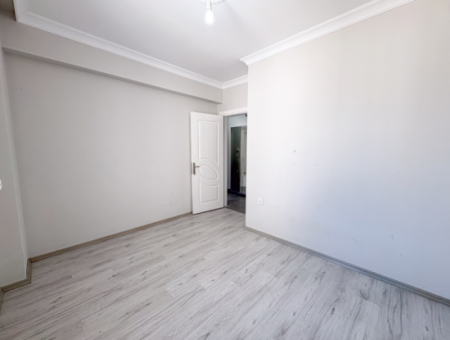 Aquaparklı Havuzlu Ve Denize Yakın Sitede Satılık 2+1 Daire