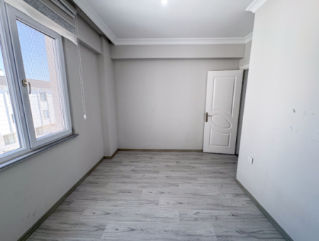 Aquaparklı Havuzlu Ve Denize Yakın Sitede Satılık 2+1 Daire