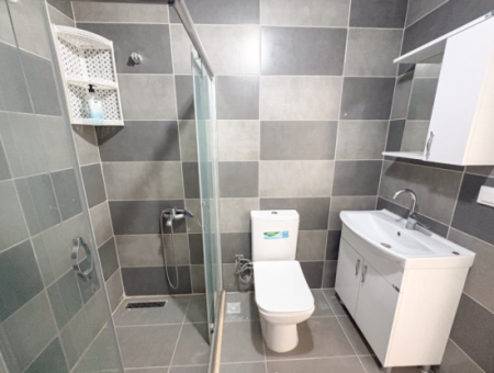 Aquaparklı Havuzlu Ve Denize Yakın Sitede Satılık 2+1 Daire