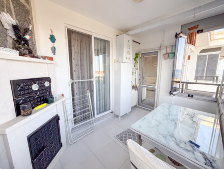 Kumbağ'da Denize Sıfır Havuzlu Sitede Satılık Eşyalı 2+1 Daire