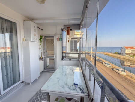 Kumbağ'da Denize Sıfır Havuzlu Sitede Satılık Eşyalı 2+1 Daire
