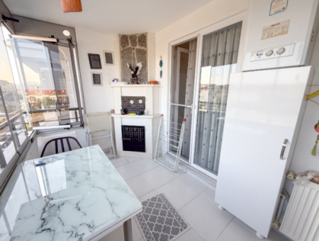 Kumbağ'da Denize Sıfır Havuzlu Sitede Satılık Eşyalı 2+1 Daire