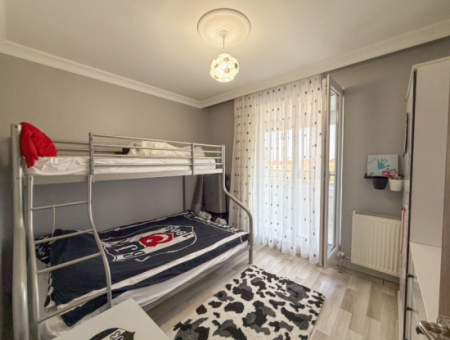 Kumbağ'da Denize Sıfır Havuzlu Sitede Satılık Eşyalı 2+1 Daire