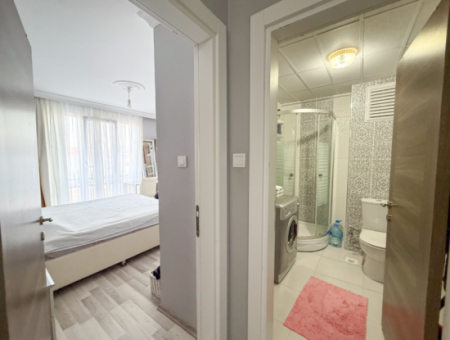 Kumbağ'da Denize Sıfır Havuzlu Sitede Satılık Eşyalı 2+1 Daire