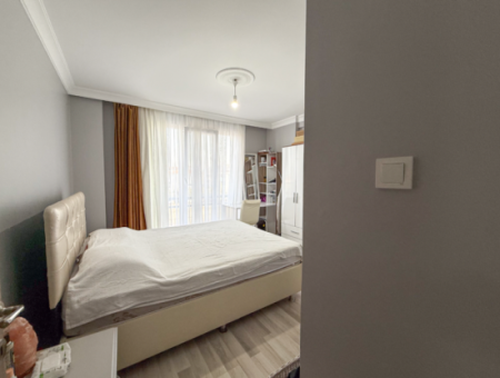 Kumbağ'da Denize Sıfır Havuzlu Sitede Satılık Eşyalı 2+1 Daire