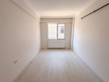 Kumbağ Merkezi Konumda Geniş İskanlı 2+1 Satılık Daire