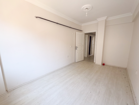 Kumbağ Merkezi Konumda Geniş İskanlı 2+1 Satılık Daire