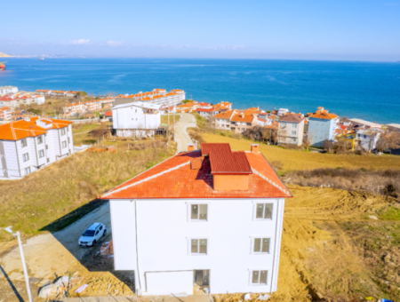 Kumbağ'da Panoramik Deniz Manzaralı İskanlı Satılık 1+1 Daire