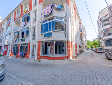 Kumbağ'da Merkezi Konumda Denize Yakın Satılık 2+1 Geniş Daire