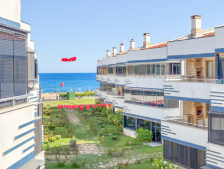Kumbağ'da Denize Sıfır Havuzlu Sitede Satılık Ferah 2+1 Daire