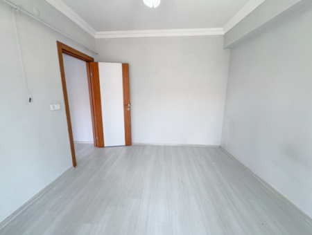 Kumbağ Pazar Sokağına Yakın Yeni Binada Satılık Geniş 2+1 Daire