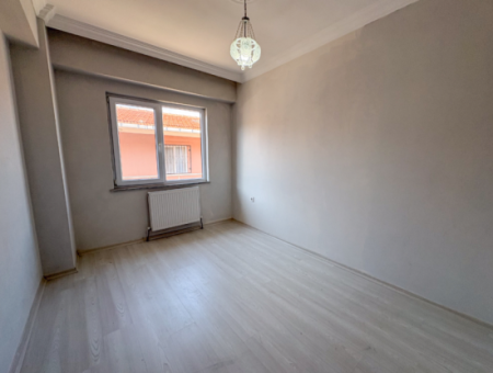 Kumbağ Pazar Sokağına Yakın Yeni Binada Satılık Geniş 2+1 Daire