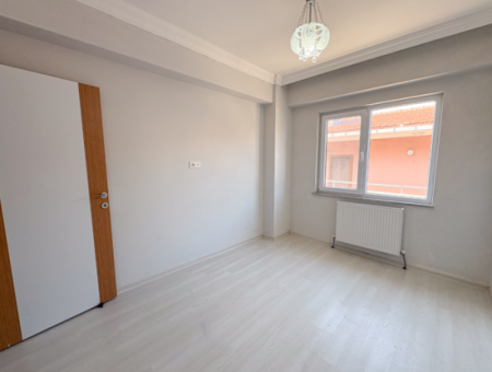 Kumbağ Pazar Sokağına Yakın Yeni Binada Satılık Geniş 2+1 Daire