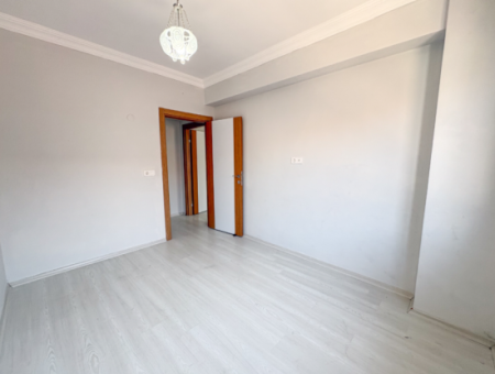Kumbağ Pazar Sokağına Yakın Yeni Binada Satılık Geniş 2+1 Daire