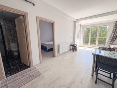 Kumbağ'da Yeni Binada Caddeye Yakın Eşyasız Kiralık 1+1 Daire