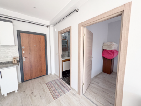 Kumbağ'da Yeni Binada Caddeye Yakın Eşyasız Kiralık 1+1 Daire