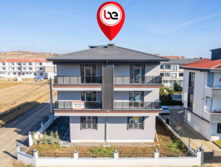 Kumbağ'da Park Karşısında Kiralık Eşyalı Lüks 2+1 Daire