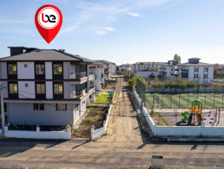 Kumbağ'da Park Karşısında Kiralık Eşyalı Lüks 2+1 Daire