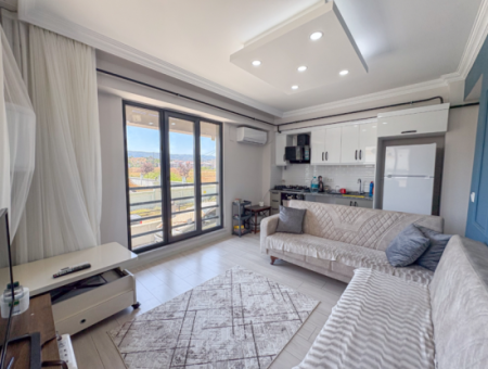 Kumbağ'da Park Karşısında Kiralık Eşyalı Lüks 2+1 Daire