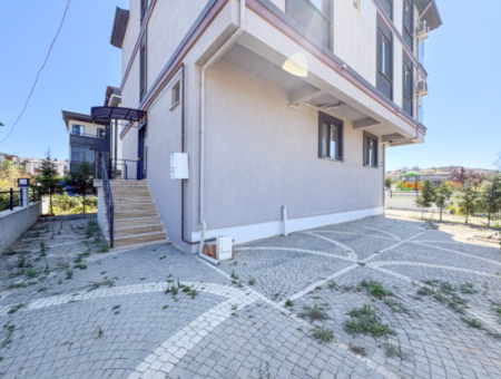 Kumbağ'da Park Karşısında Kiralık Eşyalı Lüks 2+1 Daire