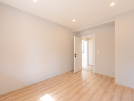 Değirmenaltı Mh Denize Sıfır Kiralık Bahçe Kat Lüks 2+1 Daireler