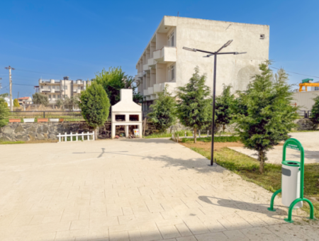 Aquaparklı Havuzlu Denize Yakın Sitede Satılık Eşyalı 1+1 Daire