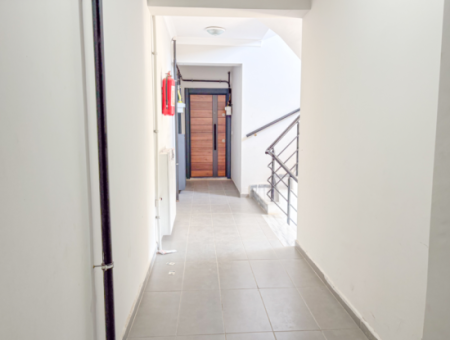 Aquaparklı Havuzlu Denize Yakın Sitede Satılık Eşyalı 1+1 Daire