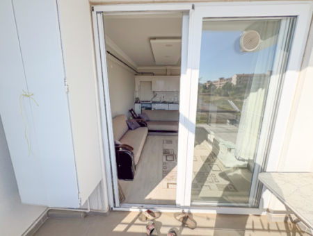 Aquaparklı Havuzlu Denize Yakın Sitede Eşyalı Kiralık 1+1 Daire
