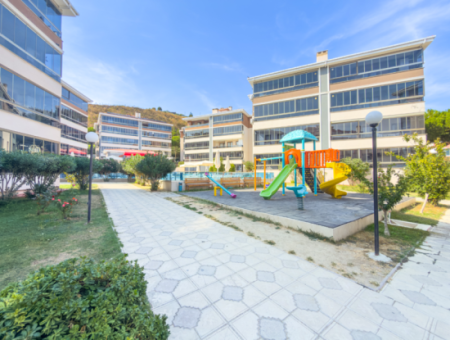 Kumbağ Doğapark Evlerinde Havuz Cephe Eşyalı Satılık 2+1 Daire