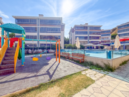 Kumbağ Doğapark Evlerinde Havuz Cephe Eşyalı Satılık 2+1 Daire