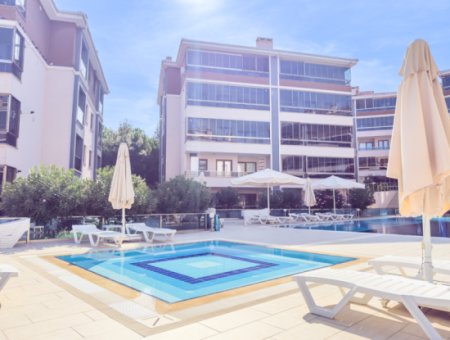 Kumbağ Doğapark Evlerinde Havuz Cephe Eşyalı Satılık 2+1 Daire