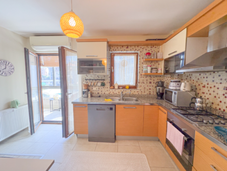 Kumbağ Doğapark Evlerinde Havuz Cephe Eşyalı Satılık 2+1 Daire