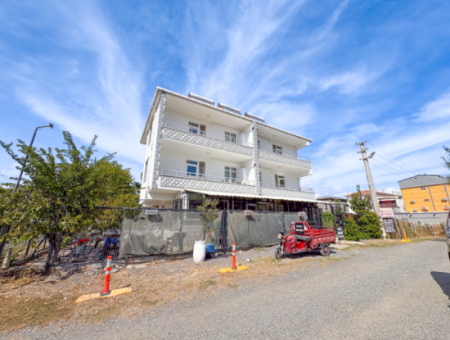 Kumbağ'da Caddeye Ve Denize Yakın Eşyalı Geniş 2+1 Kiralık Daireler