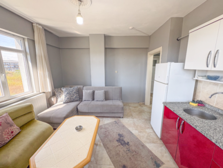 Kumbağ'da Caddeye Ve Denize Yakın Eşyalı Geniş 2+1 Kiralık Daireler