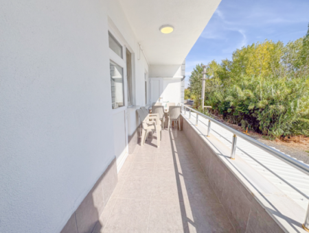 Kumbağ'da Caddeye Ve Denize Yakın Eşyalı Geniş 2+1 Kiralık Daireler