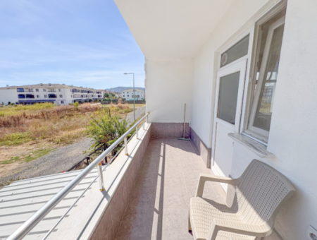 Kumbağ'da Caddeye Ve Denize Yakın Eşyalı Geniş 2+1 Kiralık Daireler