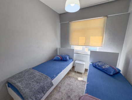 Kumbağ'da Caddeye Ve Denize Yakın Eşyalı Geniş 2+1 Kiralık Daireler