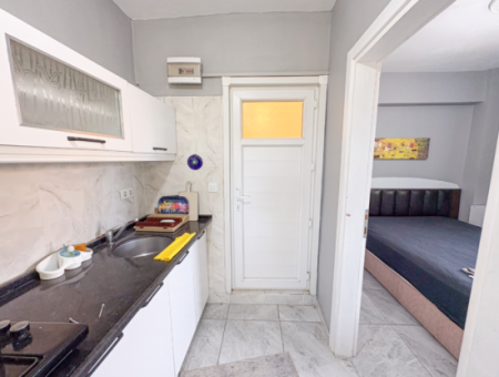Kumbağ Caddeye Ve Denize Yakın Bahçeli 1+1 Eşyalı Kiralık Daire