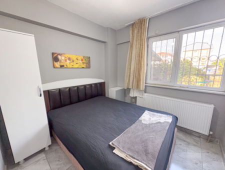 Kumbağ Caddeye Ve Denize Yakın Bahçeli 1+1 Eşyalı Kiralık Daire