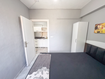 Kumbağ Caddeye Ve Denize Yakın Bahçeli 1+1 Eşyalı Kiralık Daire
