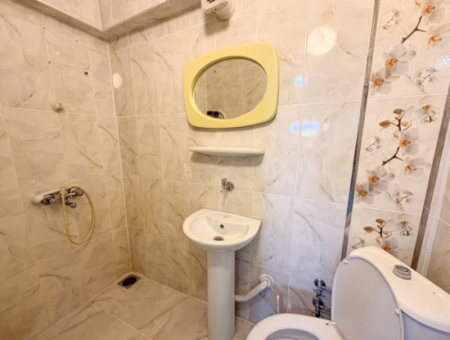 Kumbağ Caddeye Ve Denize Yakın Bahçeli 1+1 Eşyalı Kiralık Daire