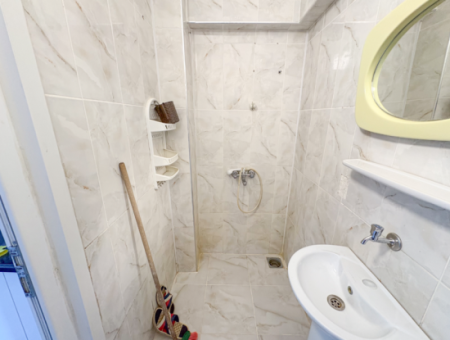 Kumbağ Caddeye Ve Denize Yakın Bahçeli 1+1 Eşyalı Kiralık Daire