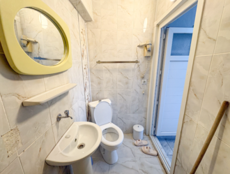 Kumbağ Caddeye Ve Denize Yakın Bahçeli 1+1 Eşyalı Kiralık Daire