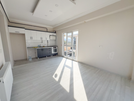 Kumbağ Havuzlu Sitede Denize Yakın Kiralık 2+1 Daire