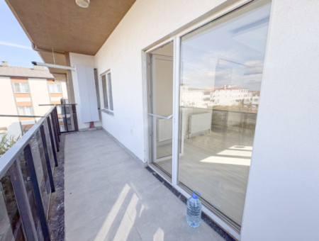 Kumbağ Havuzlu Sitede Denize Yakın Kiralık 2+1 Daire
