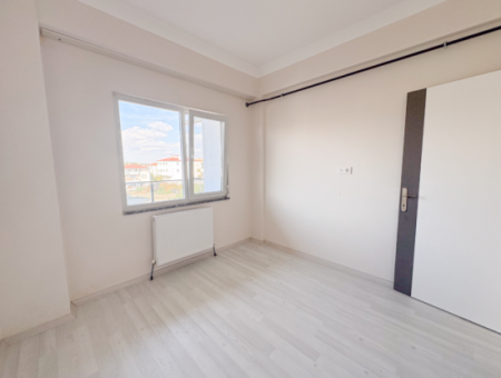 Kumbağ Havuzlu Sitede Denize Yakın Kiralık 2+1 Daire