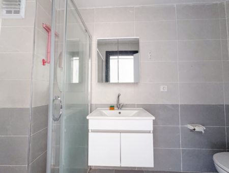 Kumbağ Havuzlu Sitede Denize Yakın Kiralık 2+1 Daire