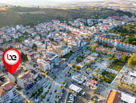Kumbağ Pazar Sokağında Satılık Köşe Bitişik Nizam İmarlı Arsa