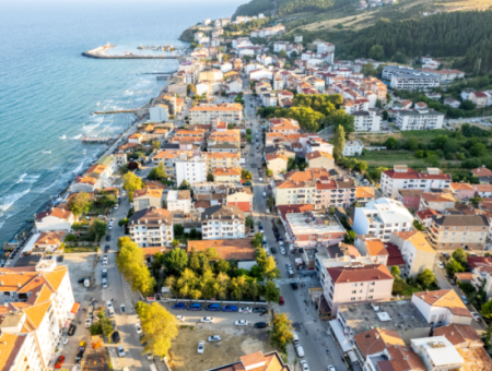 Kumbağ Pazar Sokağında Satılık Köşe Bitişik Nizam İmarlı Arsa