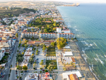 Kumbağ Pazar Sokağında Satılık Köşe Bitişik Nizam İmarlı Arsa